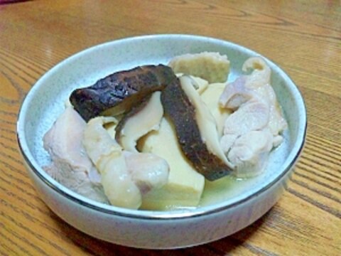 しいたけの旨味がきいた高野豆腐の煮物